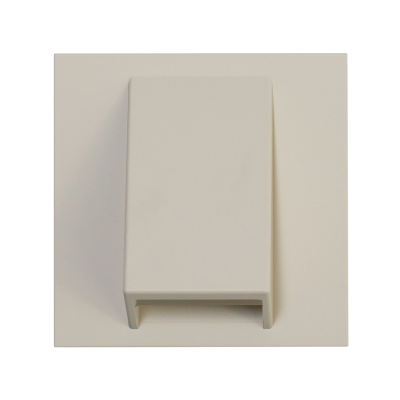 Фронтальна панель кабельного виводу, дотик місяця